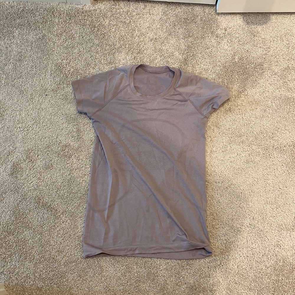 Lululemon run swiftly tech short sleeve shirt size 6